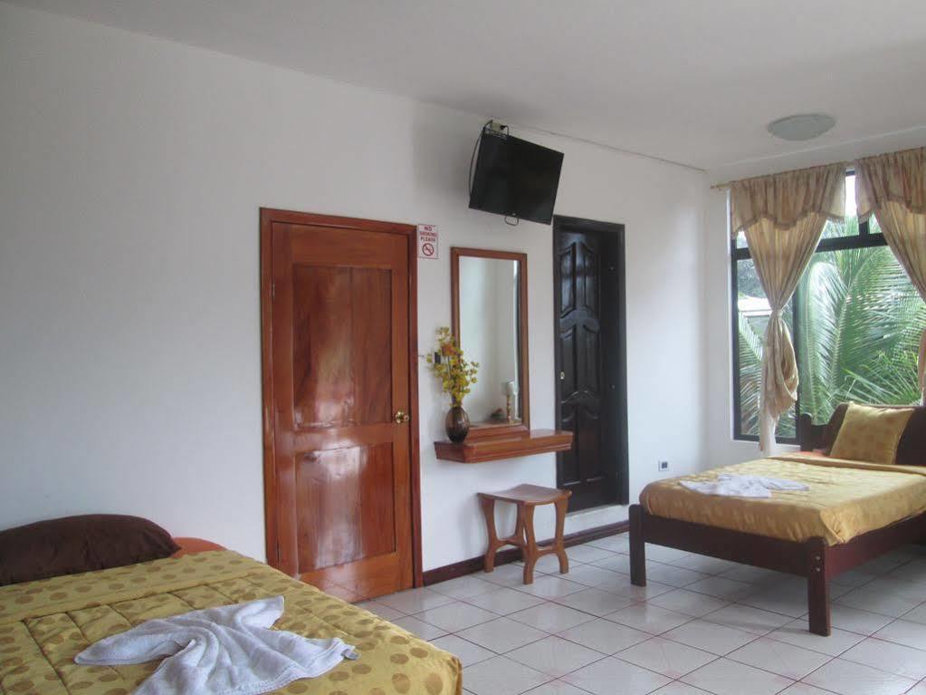 Hotel Dejavu Puerto Ayora  Exteriér fotografie
