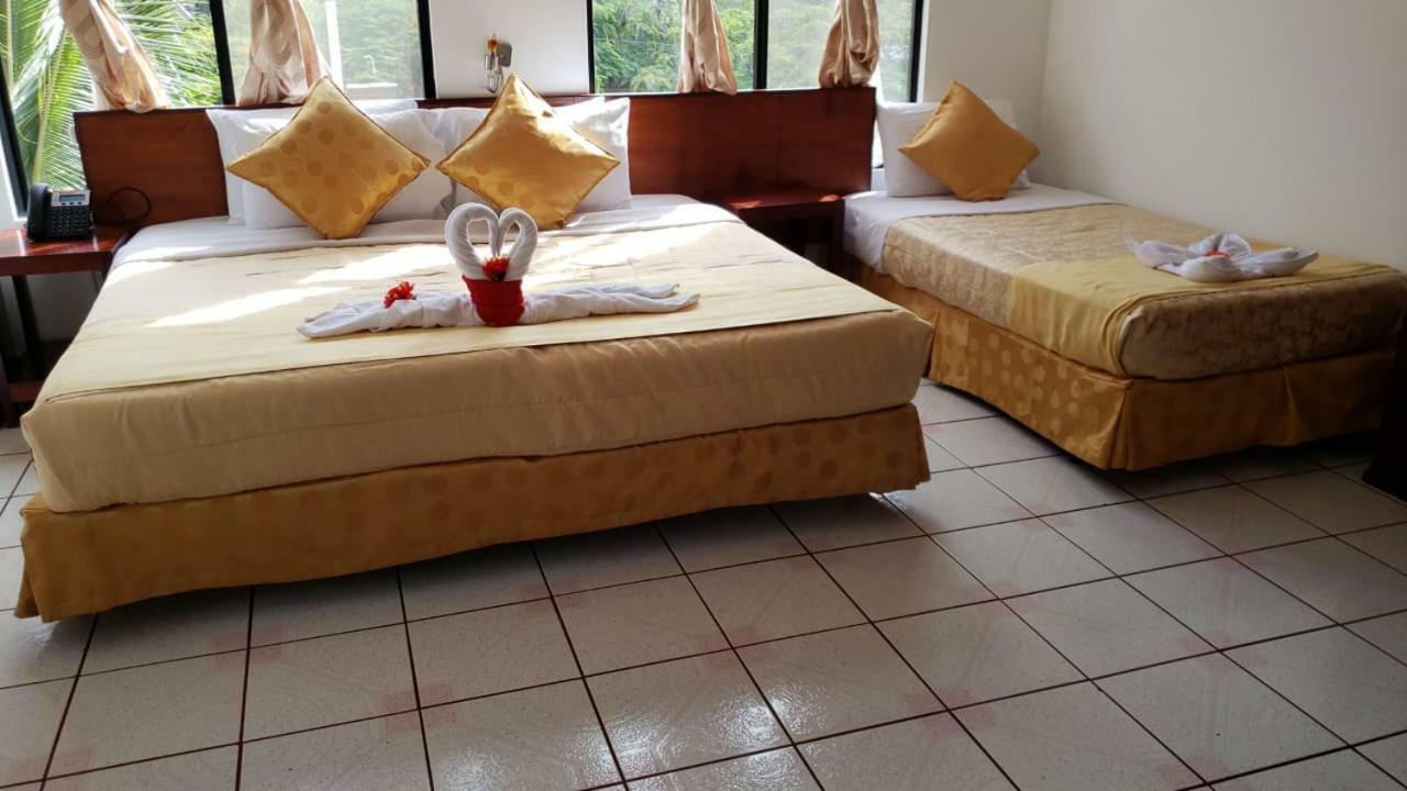 Hotel Dejavu Puerto Ayora  Exteriér fotografie